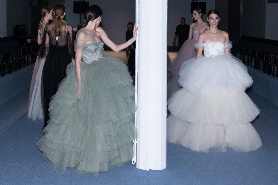 Στο backstage του couture show των Mi-Ro - Φωτογραφία 3