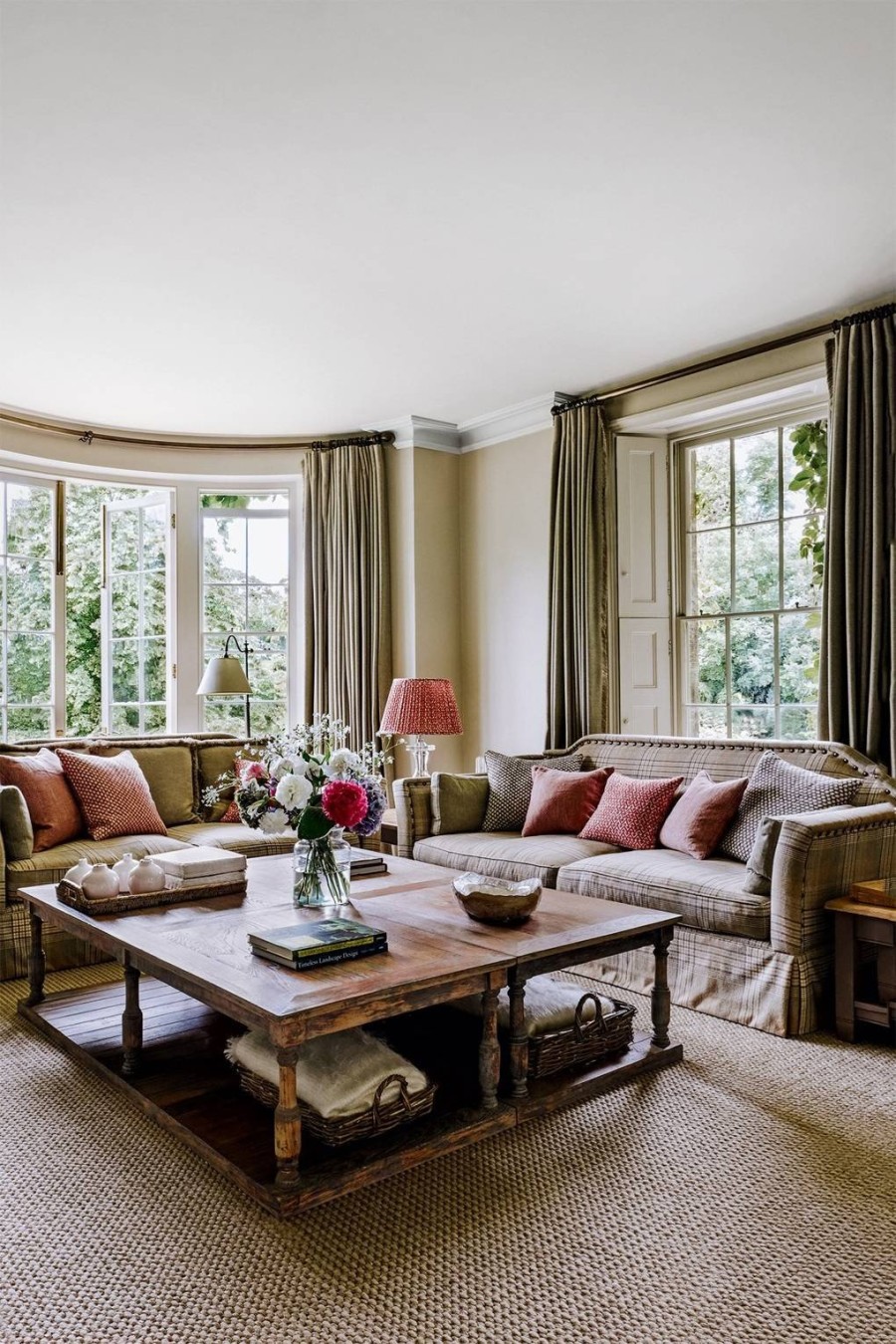 Μια διαχρονική κατοικία που ξεχωρίζει για την φινετσάτη αισθητική και τις γήινες αποχρώσεις- Φωτογραφία 1