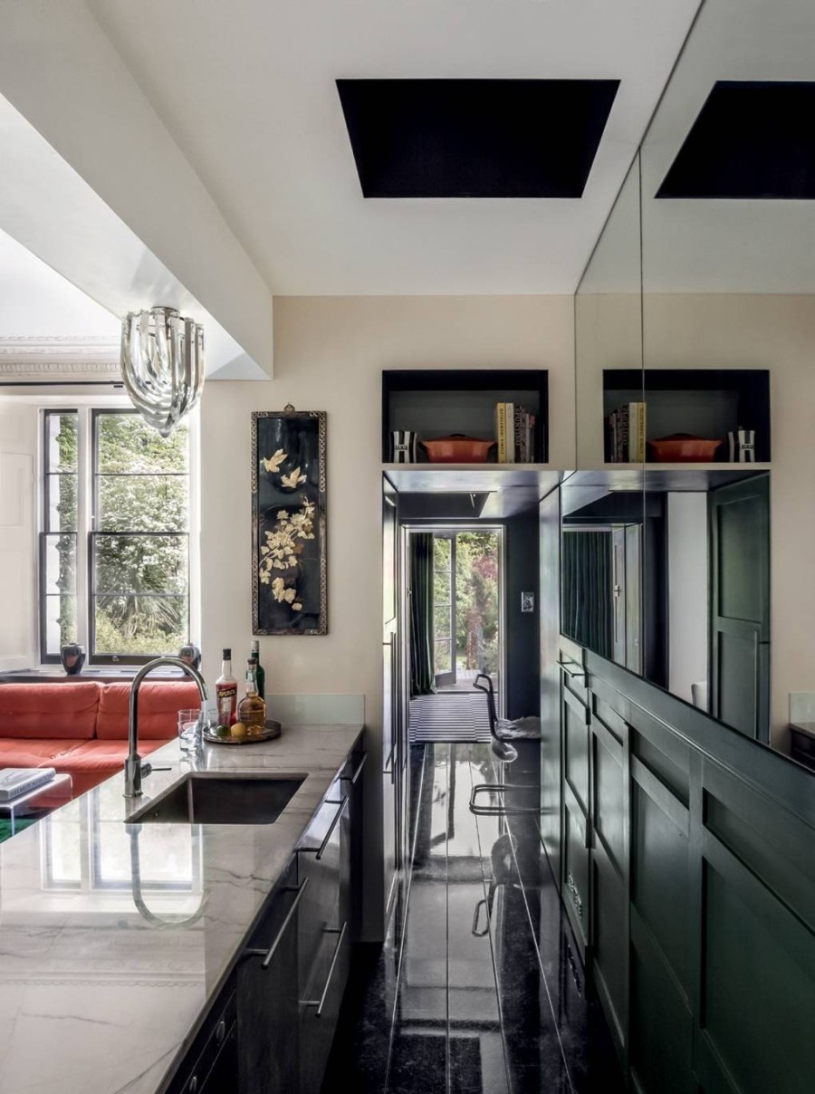 Το στιλ διακόσμησης της δεκαετίας του '70 αποτυπώνεται με τον πιο σύγχρονο τρόπο σε αυτήν την κατοικία στο Λονδίνο- Φωτογραφία 1