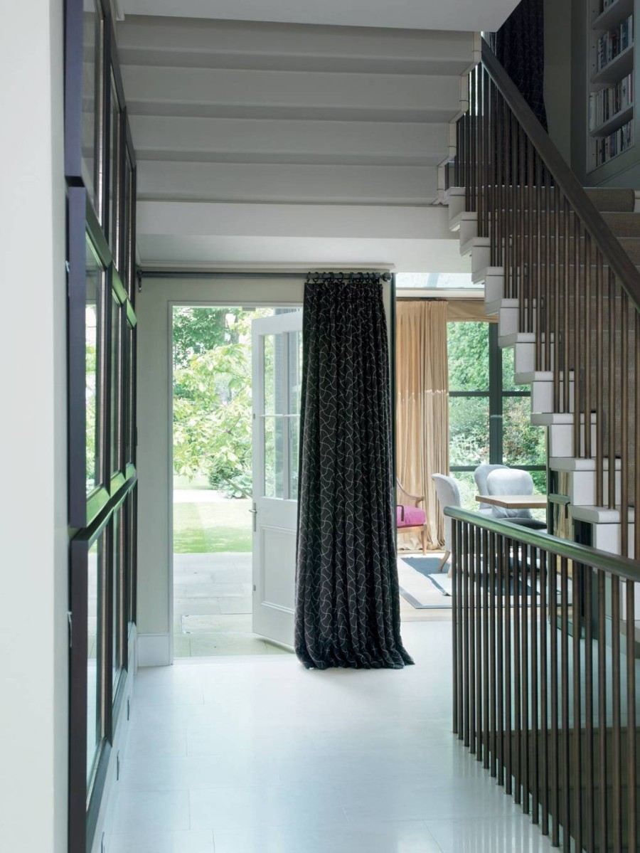 Μια κατοικία που ξεχωρίζει για τις μοντέρνες πινελιές που δένουν με την αδιαμφισβήτητη διαχρονικότητα - Φωτογραφία 3