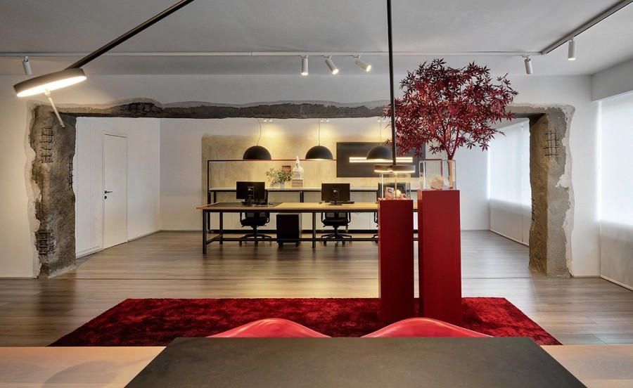 Ένας νέος χώρος που συνδυάζει εργαστήριο και showroom κοσμημάτων ξεχωρίζει για την αισθητική του- Φωτογραφία 5