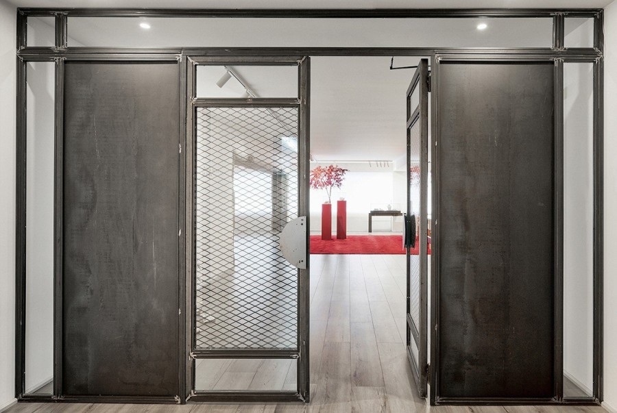 Ένας νέος χώρος που συνδυάζει εργαστήριο και showroom κοσμημάτων ξεχωρίζει για την αισθητική του- Φωτογραφία 4