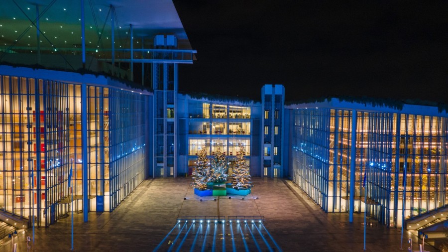 Η διευθύντρια Προγραμματισμού & Παραγωγής του ΚΠΙΣΝ, Γαβριέλλα Τριανταφύλλη, μας μιλάει για τον λαμπερό Χριστουγεννιάτικο Κόσμο- Φωτογραφία 7