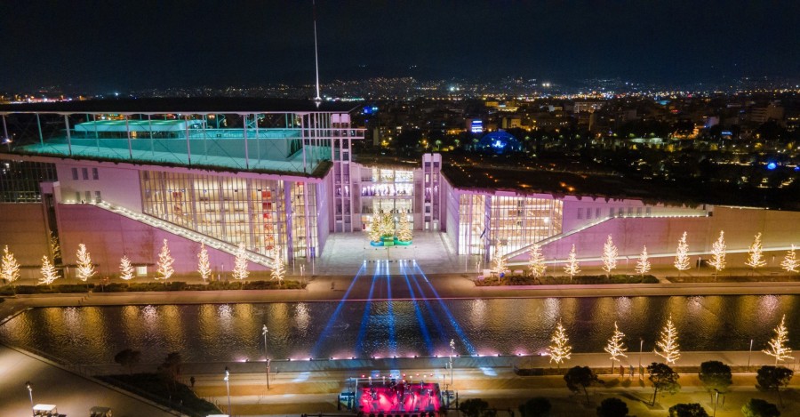 Η διευθύντρια Προγραμματισμού & Παραγωγής του ΚΠΙΣΝ, Γαβριέλλα Τριανταφύλλη, μας μιλάει για τον λαμπερό Χριστουγεννιάτικο Κόσμο- Φωτογραφία 3