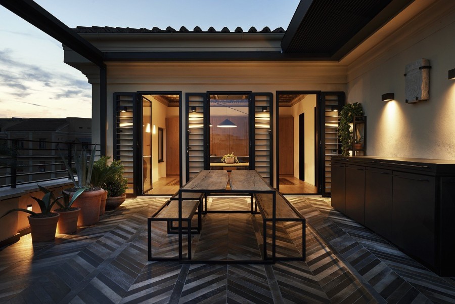 Ένα penthouse διαμέρισμα στη Ρώμη κινείται με ευελιξία ανάμεσα στο σήμερα και το χθες- Φωτογραφία 2