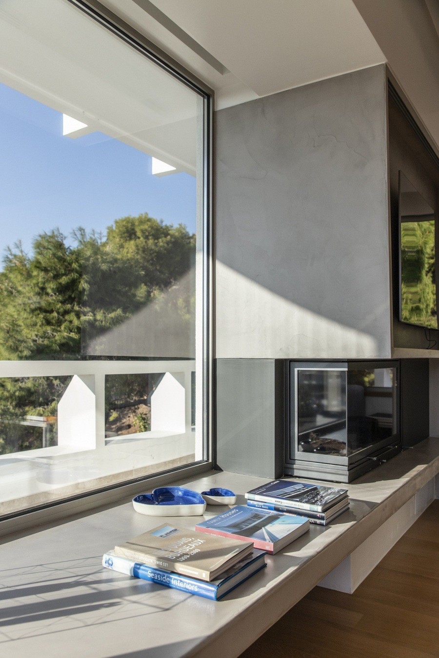 Joie de Vivre: Η αρχιτέκτονας Στέλλα Δημητριάδου μάς υποδέχεται στο σπίτι της στη Βουλιαγμένη και μιλάει για το νέο της project Synama- Φωτογραφία 2