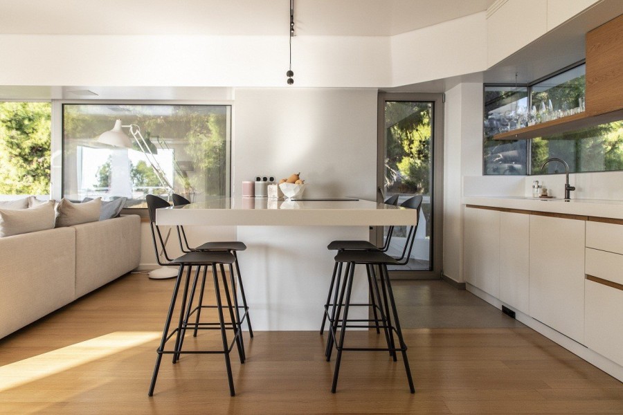 Joie de Vivre: Η αρχιτέκτονας Στέλλα Δημητριάδου μάς υποδέχεται στο σπίτι της στη Βουλιαγμένη και μιλάει για το νέο της project Synama- Φωτογραφία 4