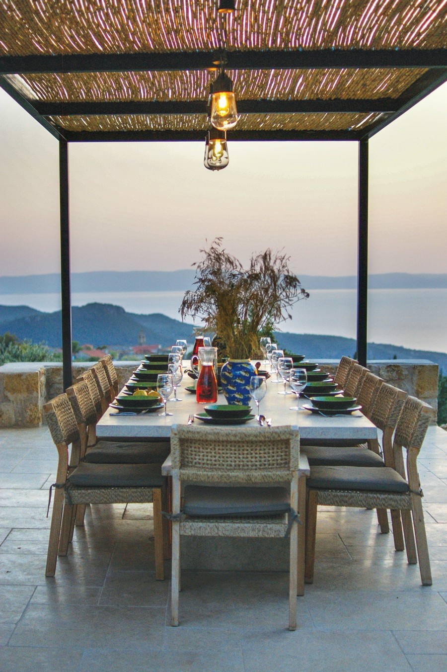 Μια πέτρινη κατοικία στη Μάνη που αντλεί έμπνευση από τα φυσικά χρώματα του μοναδικού τοπίου της περιοχής- Φωτογραφία 2