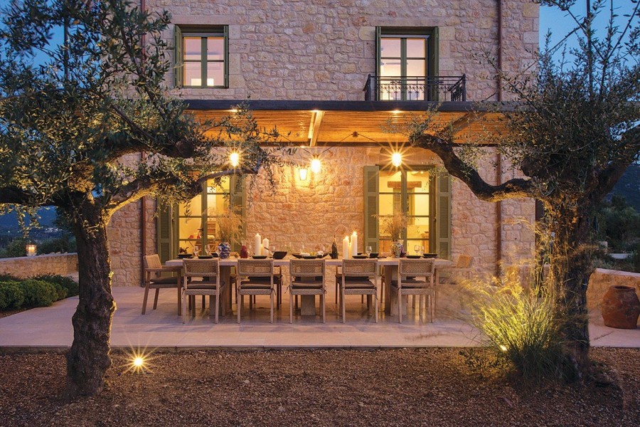 Μια πέτρινη κατοικία στη Μάνη που αντλεί έμπνευση από τα φυσικά χρώματα του μοναδικού τοπίου της περιοχής- Φωτογραφία 6