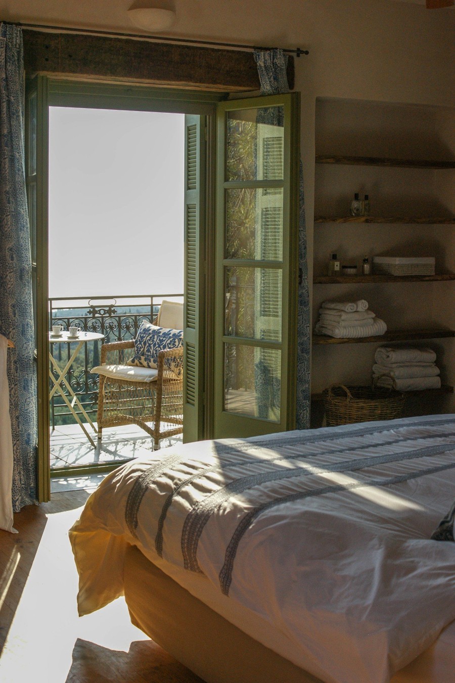 Μια πέτρινη κατοικία στη Μάνη που αντλεί έμπνευση από τα φυσικά χρώματα του μοναδικού τοπίου της περιοχής- Φωτογραφία 7