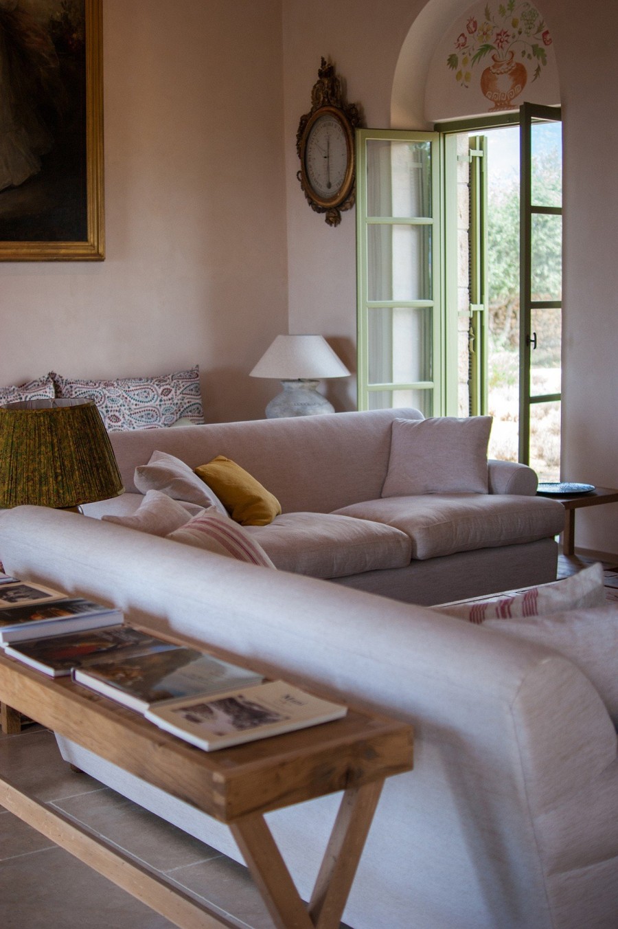 Μια πέτρινη κατοικία στη Μάνη που αντλεί έμπνευση από τα φυσικά χρώματα του μοναδικού τοπίου της περιοχής- Φωτογραφία 11