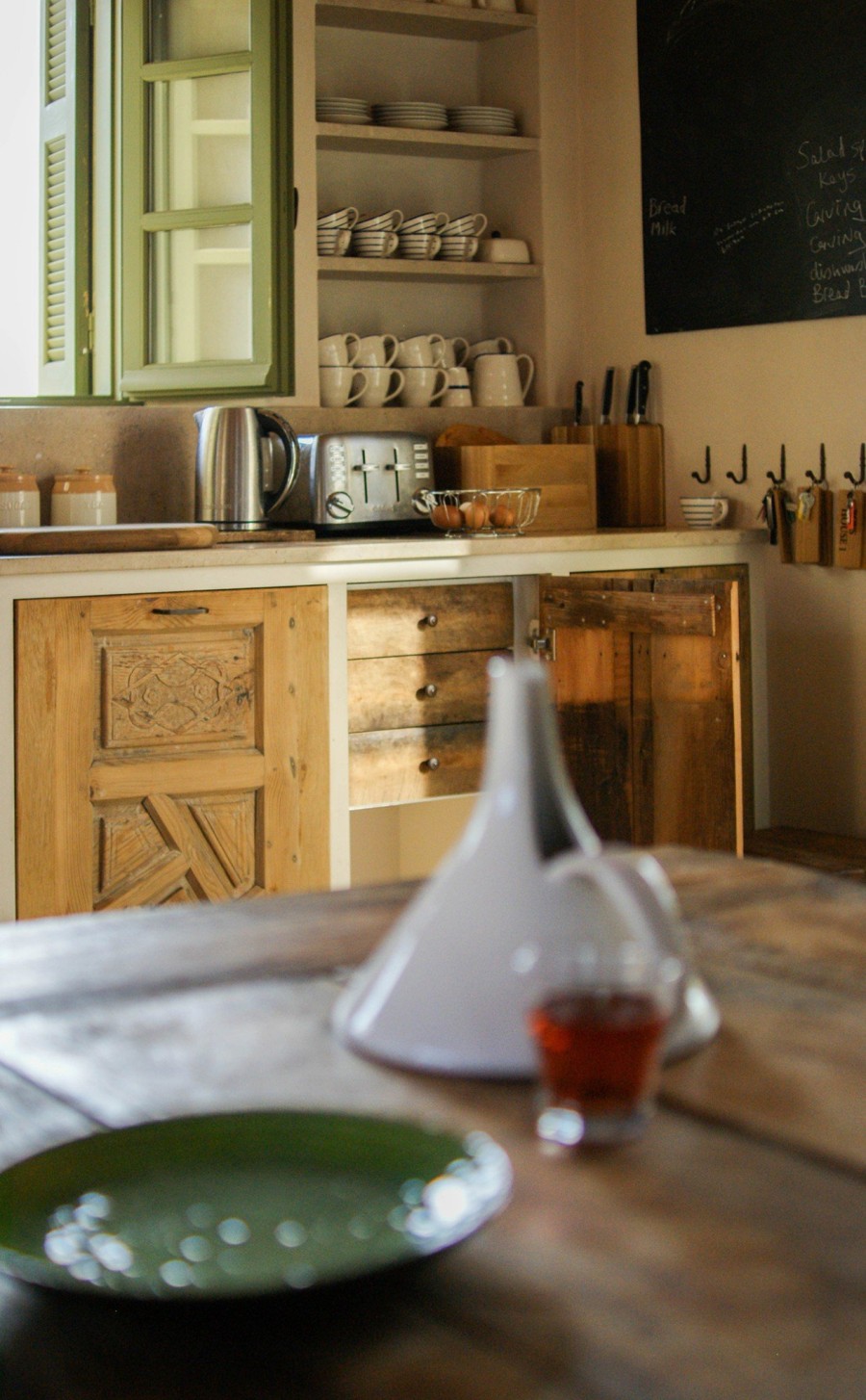 Μια πέτρινη κατοικία στη Μάνη που αντλεί έμπνευση από τα φυσικά χρώματα του μοναδικού τοπίου της περιοχής- Φωτογραφία 21