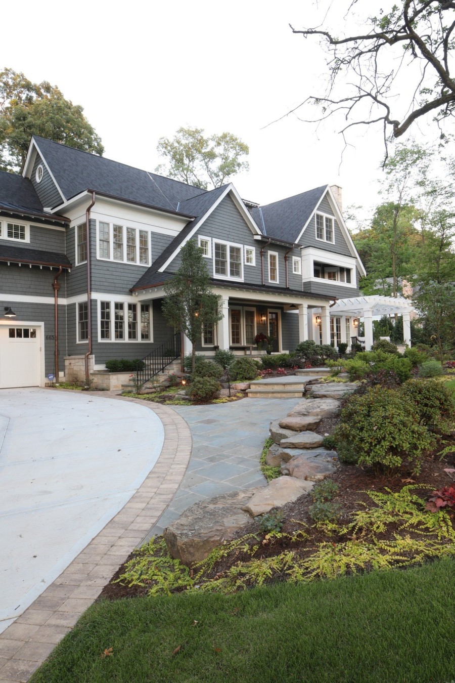 Μια οικογενειακή κατοικία στο Chicago εξυμνεί τις elegant γραμμές στο design- Φωτογραφία 5