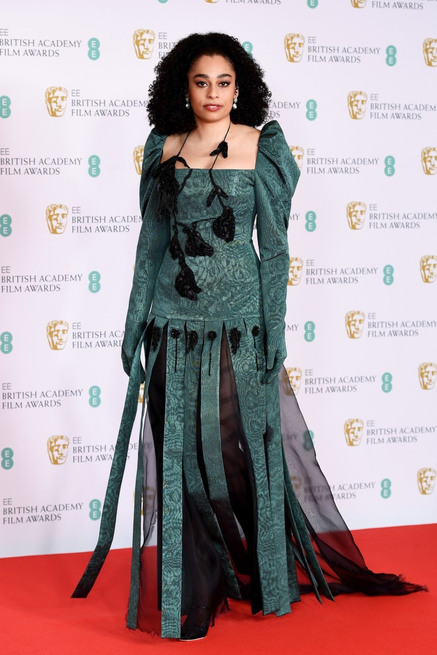 Bafta Awards 2021: Oι μεγάλοι νικητές & οι πιο λαμπερές εμφανίσεις των βρετανικών βραβείων κινηματογράφου- Φωτογραφία 7