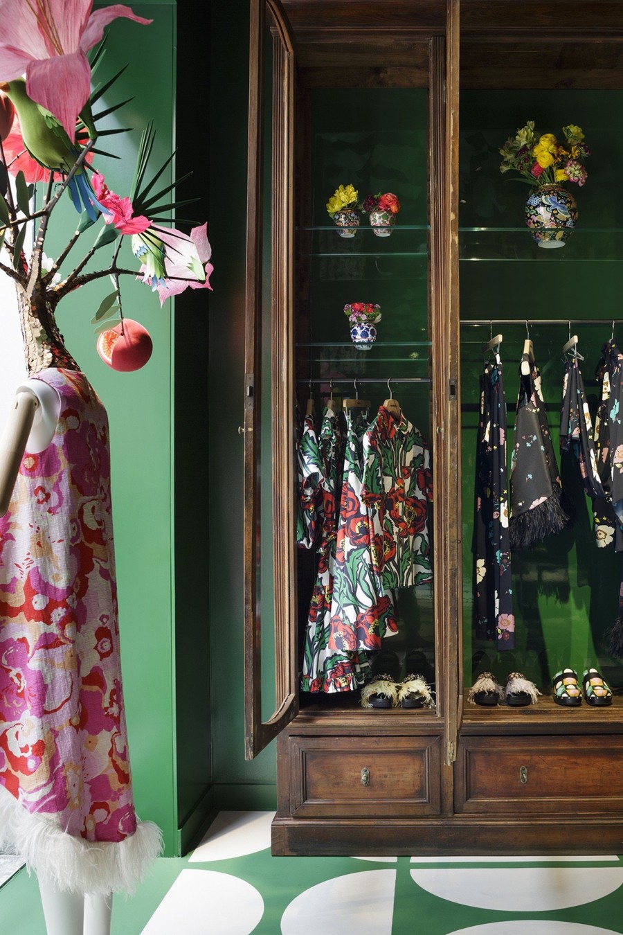 La DoubleJ: To νέο flagship store του οίκου στο Μιλάνο είναι μια ωδή στην αισιοδοξία που φέρνει η νέα εποχή- Φωτογραφία 2