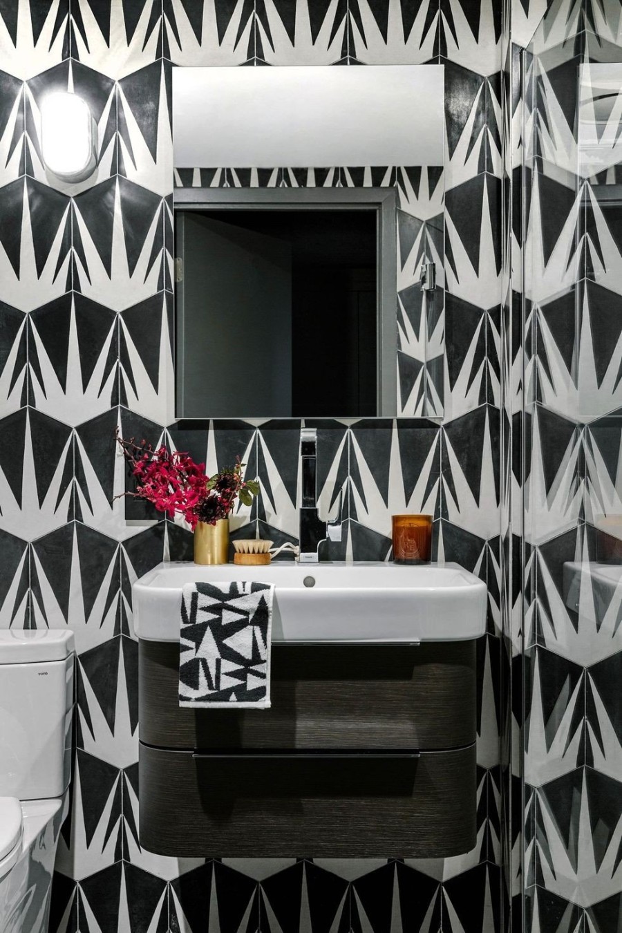 Manhattan Calling: Οι pop πινελιές συγχρονίζονται άψογα με το διαχρονικό design σε μια εντυπωσιακή κατοικία- Φωτογραφία 6