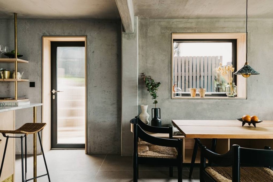 Μια εκπληκτική κατοικία δίπλα στη θάλασσα που μαγεύει μέσα από το natural design της- Φωτογραφία 2