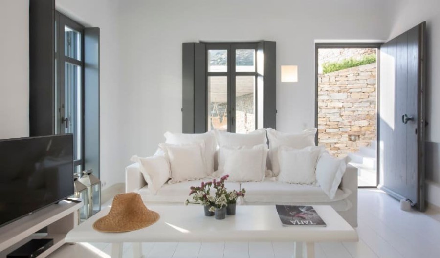 Tinos Hearts: Οι βίλες με θέα την Καρδιανή στην Τήνο απογειώνουν την Κυκλαδίτικη αισθητική - Φωτογραφία 10