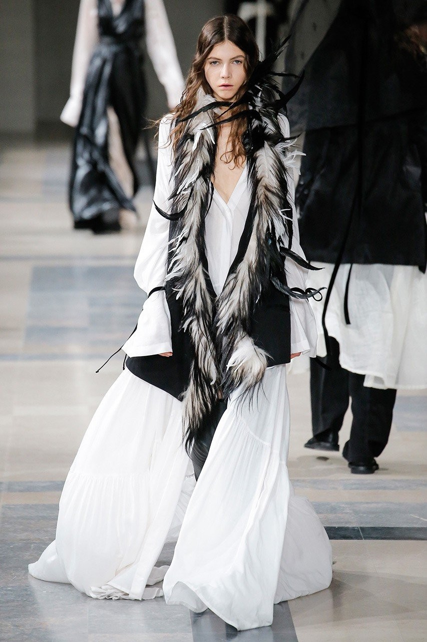 Feather trend: Μεταμορφωθείτε σε παραδείσια πτηνά - Φωτογραφία 3