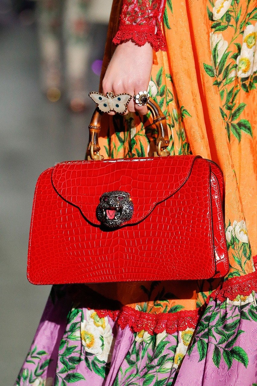 Το κόκκινο είναι το απόλυτο χρώμα του χειμώνα - Φωτογραφία 11