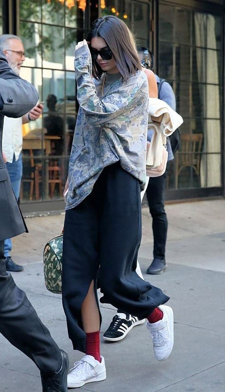 White sneakers: Τα αθλητικά παπούτσια που πρέπει όλες να έχετε- Φωτογραφία 1