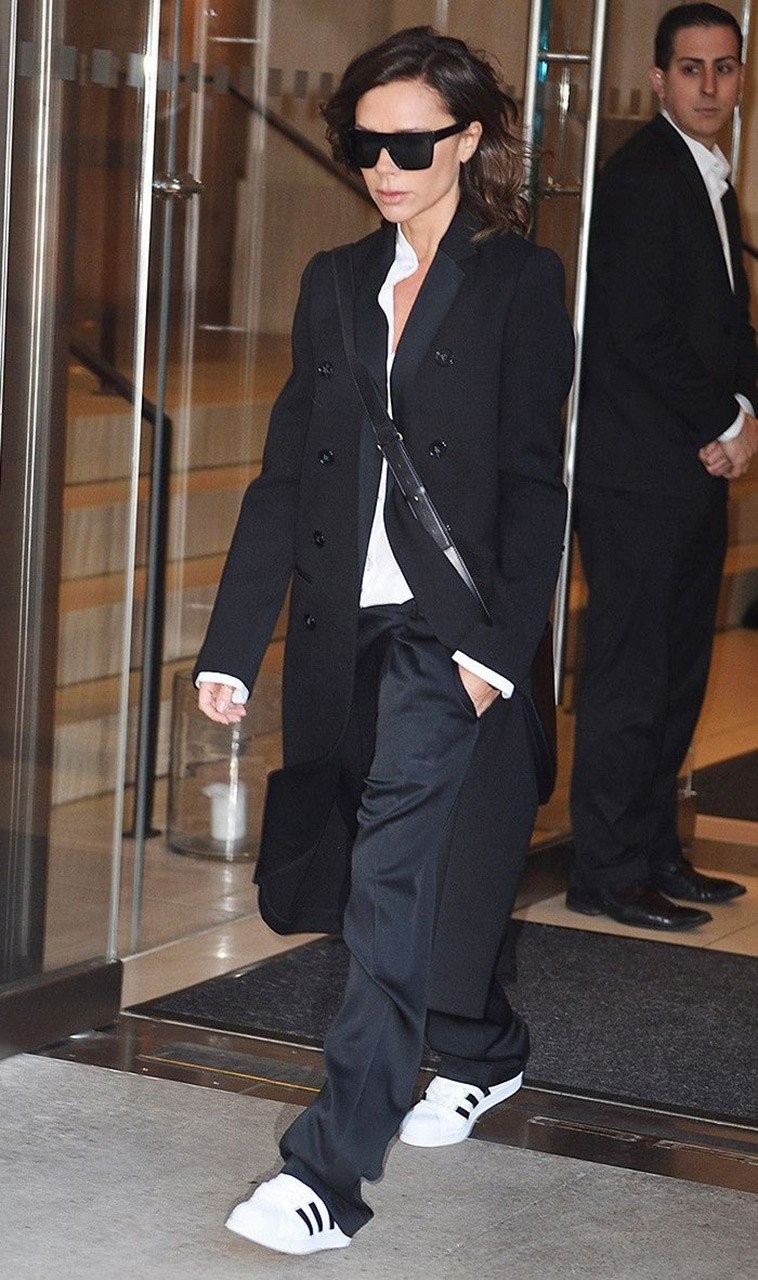 White sneakers: Τα αθλητικά παπούτσια που πρέπει όλες να έχετε- Φωτογραφία 2