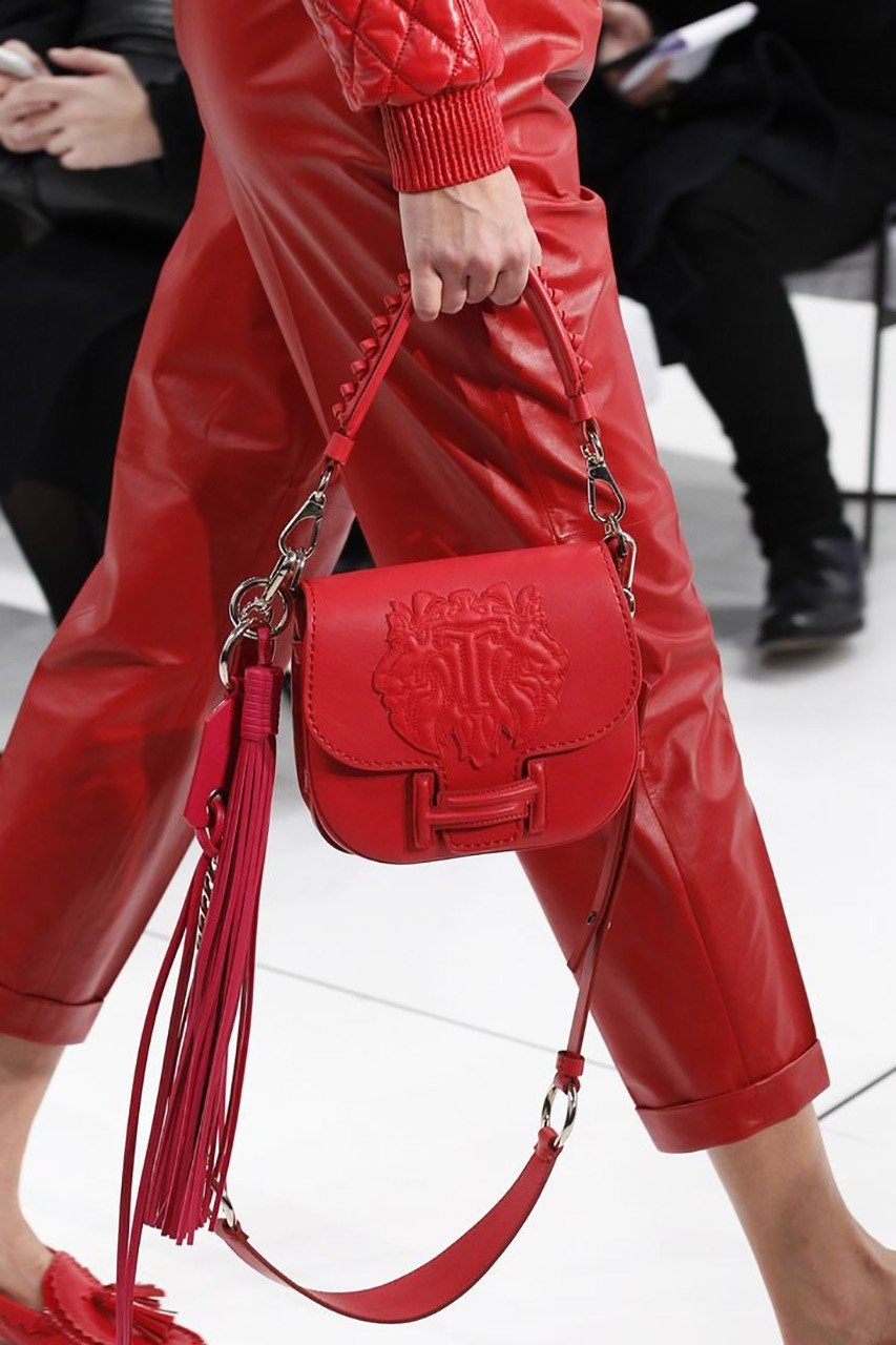 Το κόκκινο είναι το απόλυτο χρώμα του χειμώνα - Φωτογραφία 12