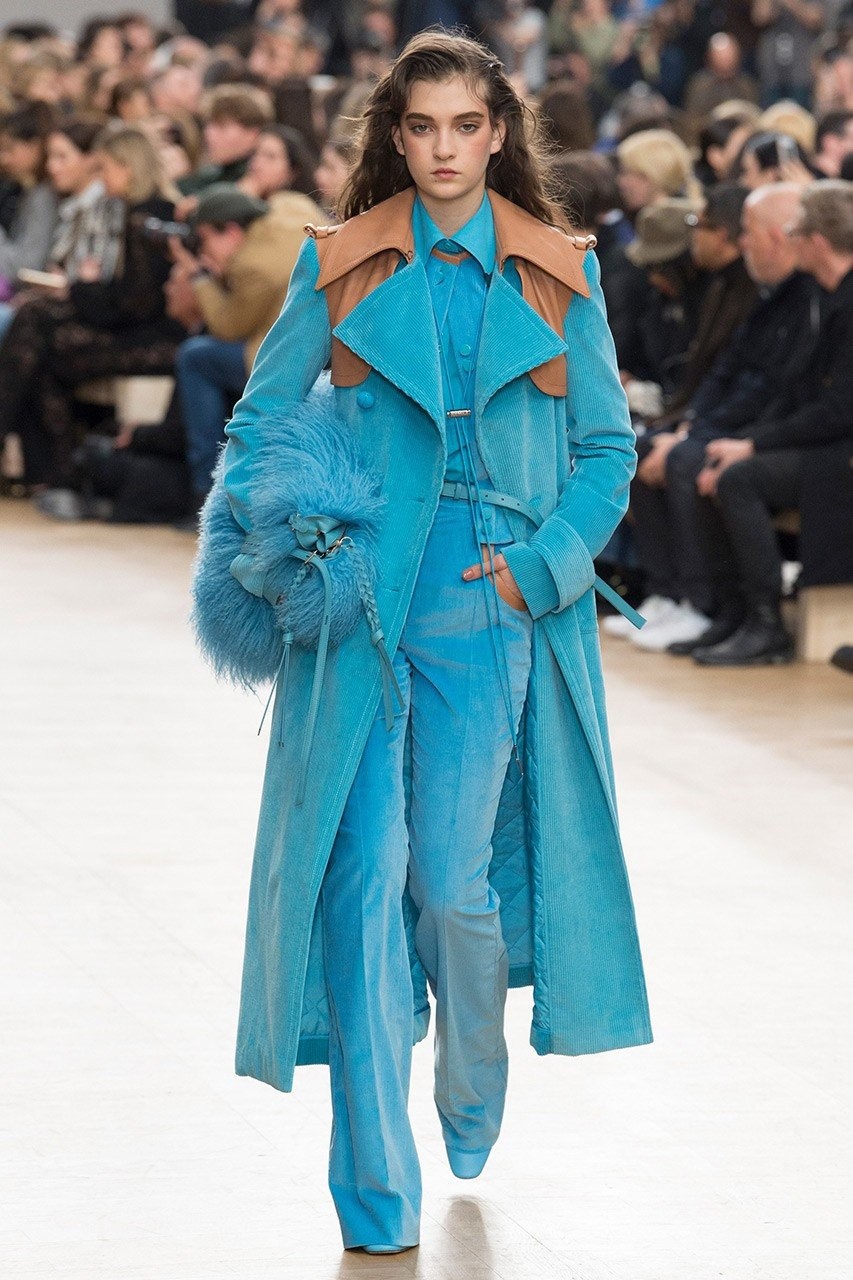 Οι FW 2017 πασαρέλες προστάζουν turquoise χρώμα - Φωτογραφία 9
