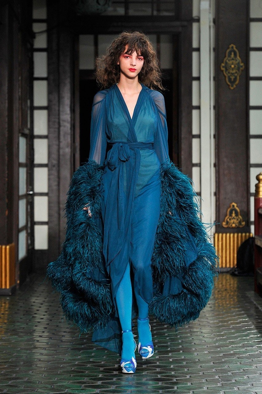 Οι FW 2017 πασαρέλες προστάζουν turquoise χρώμα - Φωτογραφία 11