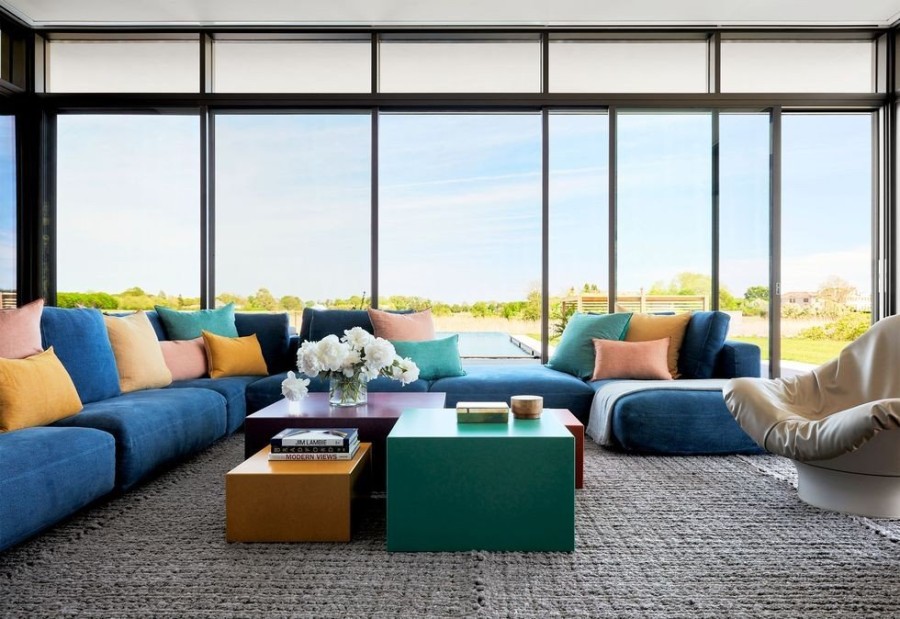 Ένα colorful beach house συνδυάζει τη μοντέρνα αισθητική με την εκλεπτυσμένη λειτουργικότητα- Φωτογραφία 1