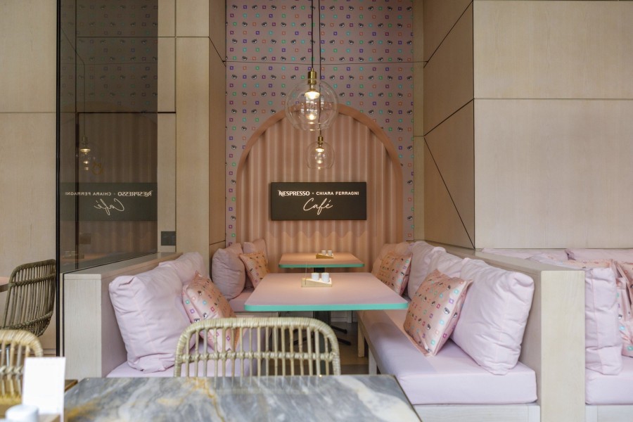Μέσα στο pop-up café της Nespresso και της Chiara Ferragni από το collab τους στο Μιλάνο- Φωτογραφία 1