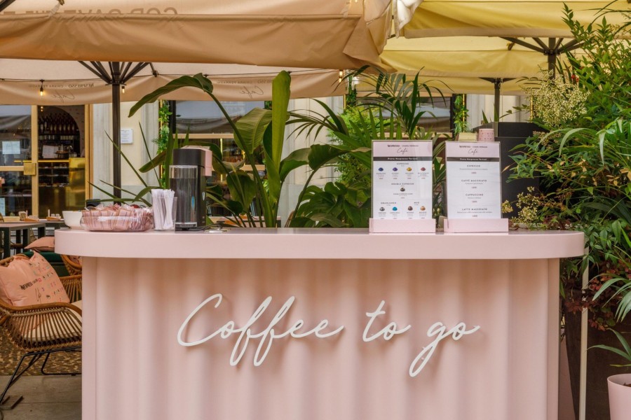 Μέσα στο pop-up café της Nespresso και της Chiara Ferragni από το collab τους στο Μιλάνο- Φωτογραφία 7