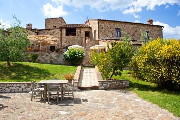 Πώς ένα πέτρινο farmhouse στην Tuscany μετατράπηκε σε ένα ultra modern περιβάλλον με υπέροχη θέα- Φωτογραφία 2