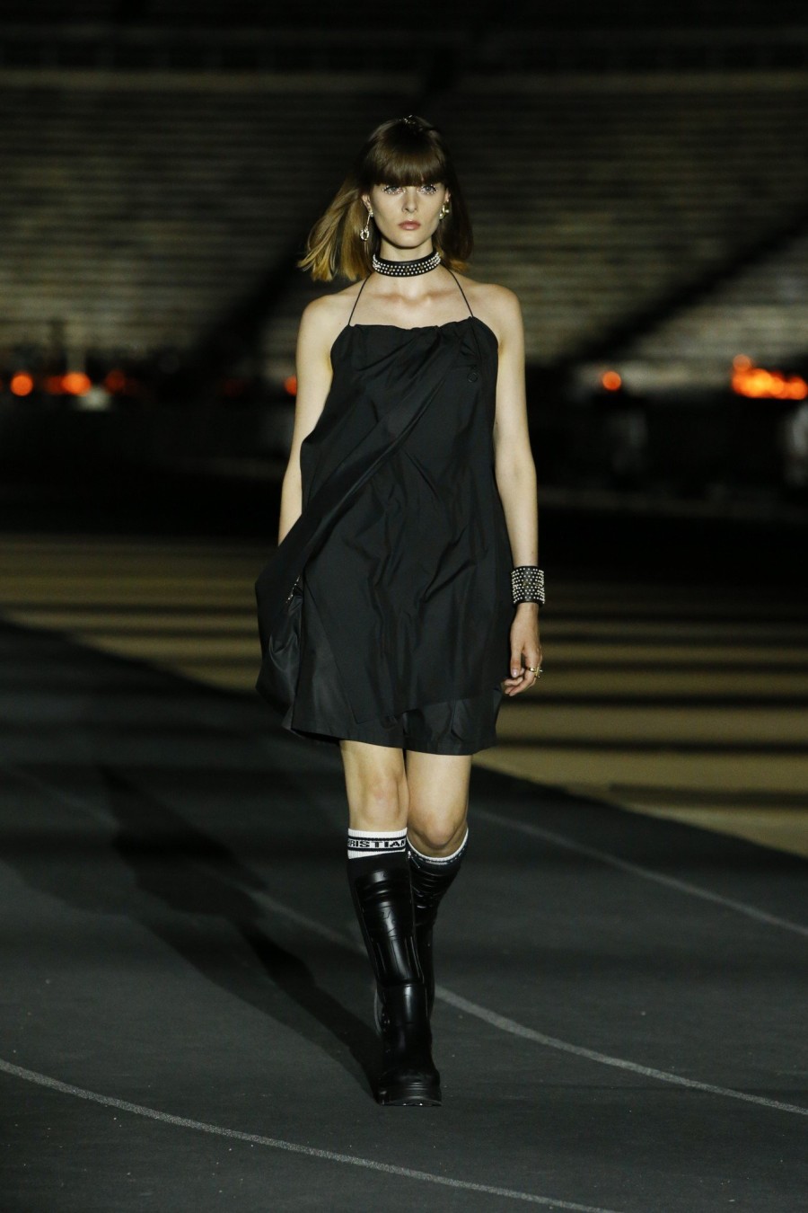 Dior Celebrates Greece: H Maria Gracia Chiuri μετουσίωσε την έννοια «ελευθερία» σε δημιουργίες που υμνούν την ελληνική τέχνη- Φωτογραφία 2
