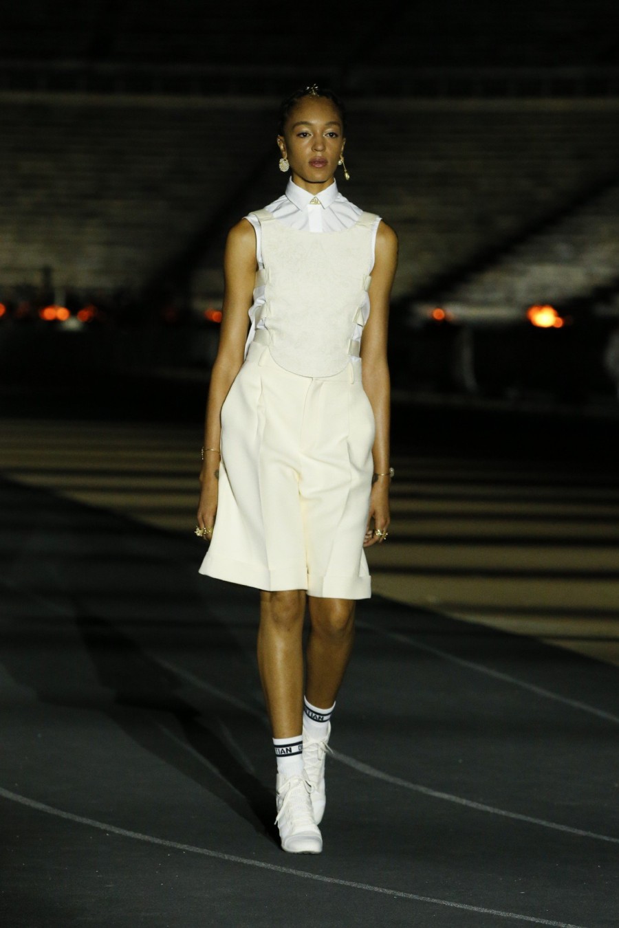 Dior Celebrates Greece: H Maria Gracia Chiuri μετουσίωσε την έννοια «ελευθερία» σε δημιουργίες που υμνούν την ελληνική τέχνη- Φωτογραφία 3