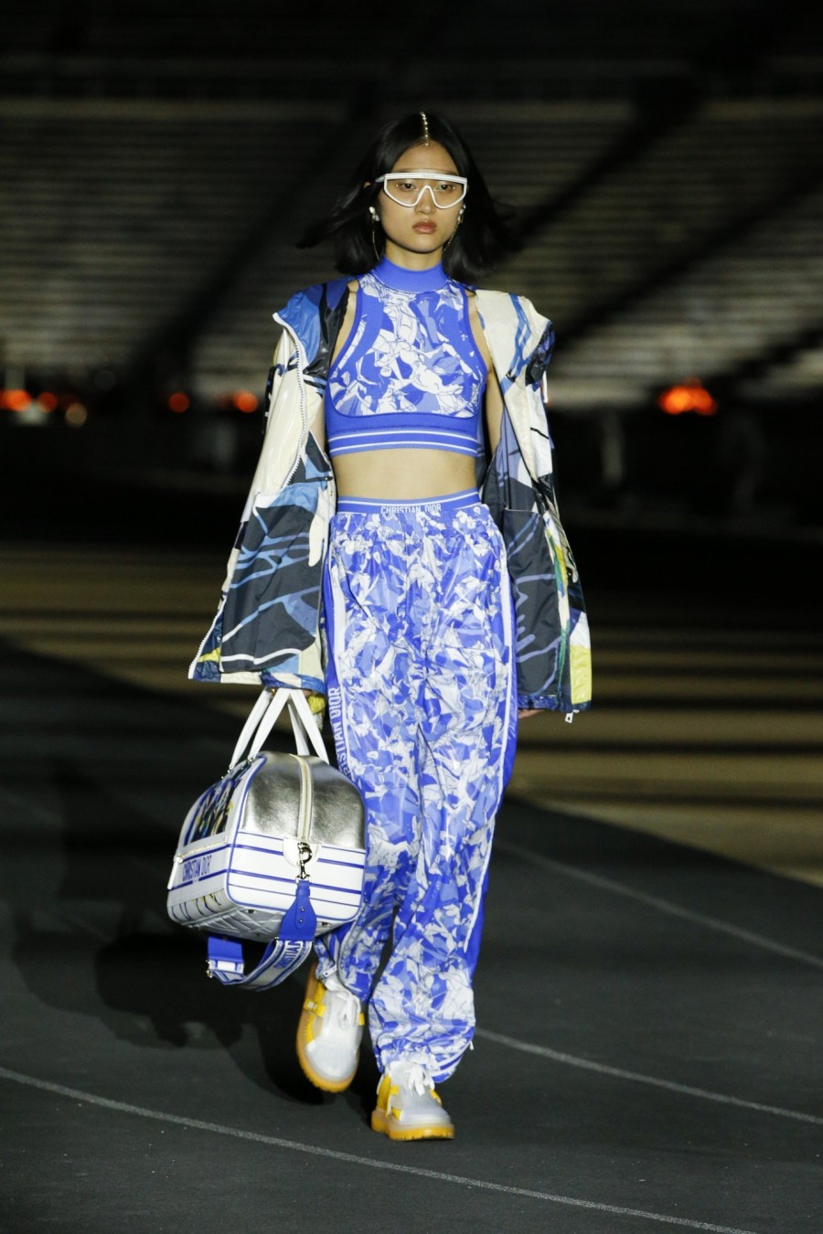 Dior Celebrates Greece: H Maria Gracia Chiuri μετουσίωσε την έννοια «ελευθερία» σε δημιουργίες που υμνούν την ελληνική τέχνη- Φωτογραφία 4