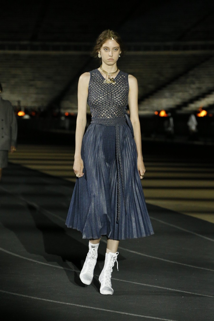 Dior Celebrates Greece: H Maria Gracia Chiuri μετουσίωσε την έννοια «ελευθερία» σε δημιουργίες που υμνούν την ελληνική τέχνη- Φωτογραφία 11