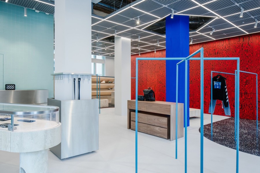 Μέσα στο νέο flagship store της Off-White στο Παρίσι που ξεχωρίζει για το ultra modern design του- Φωτογραφία 3