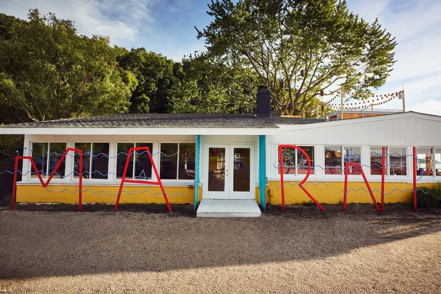 Η συλλογή Marni Marine «ντύνει» το Sunset Beach Hotel στη Νέα Υόρκη - Φωτογραφία 2