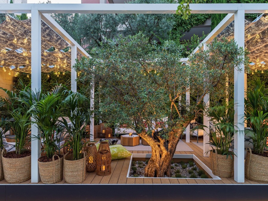 H νέα pop-up boutique του οίκου Dior στο Μαυροβούνιο εξυμνεί την γαλήνια αύρα του καλοκαιριού- Φωτογραφία 3