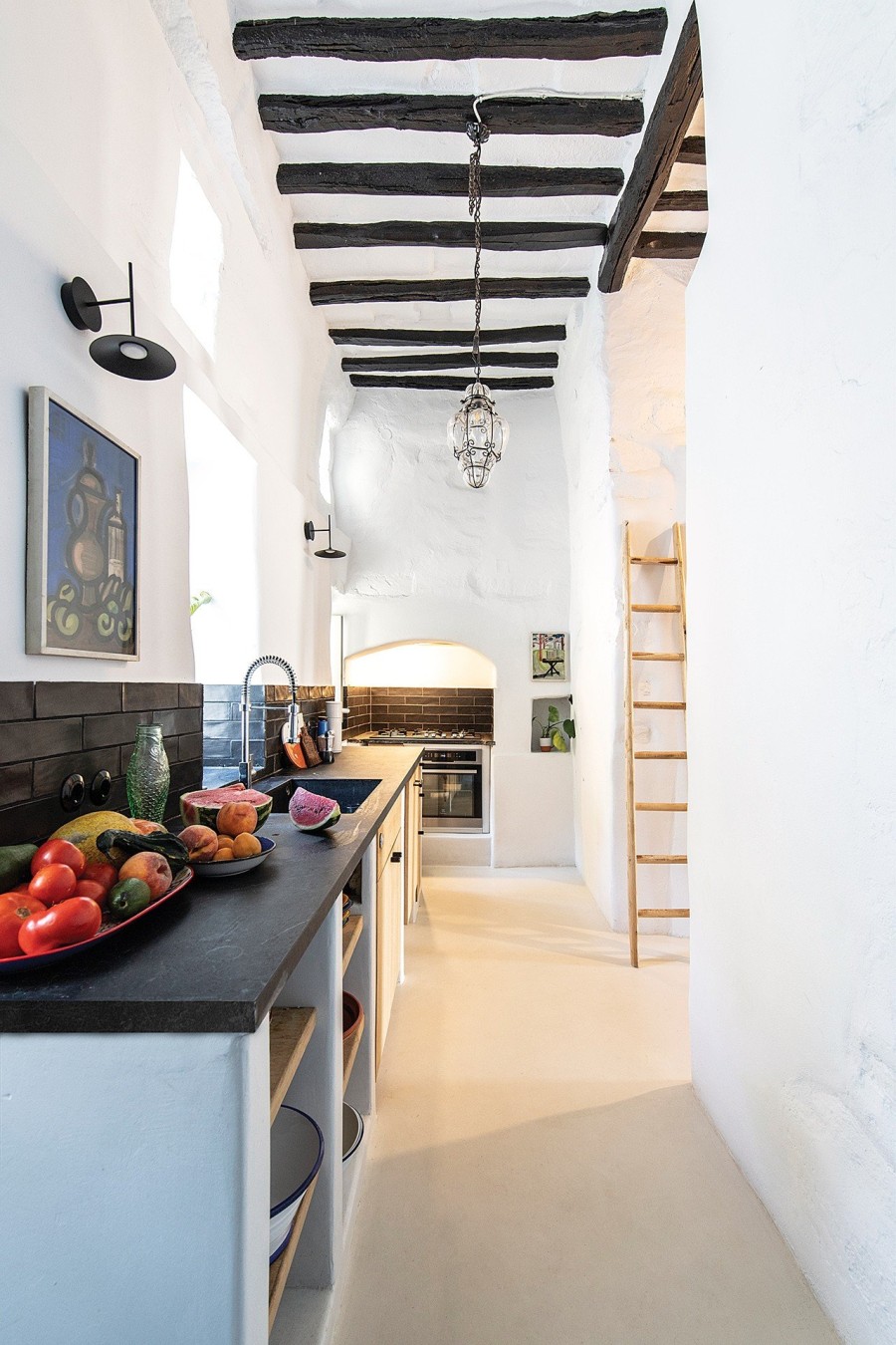 Η Anna Zinchenko μάς υποδέχεται στο υπέροχο σπίτι της στην Τήνο, όπου περνάει μαζί με την οικογένειά της τα καλοκαίρια, και όχι μόνο- Φωτογραφία 9