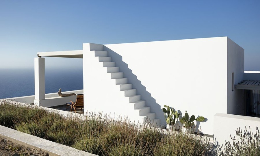 Μια κατοικία στη Φολέγανδρο που αντικατοπτρίζει το ελληνικό καλοκαίρι - Φωτογραφία 1