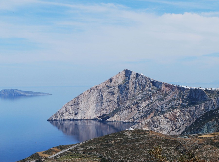 Μια κατοικία στη Φολέγανδρο που αντικατοπτρίζει το ελληνικό καλοκαίρι - Φωτογραφία 8