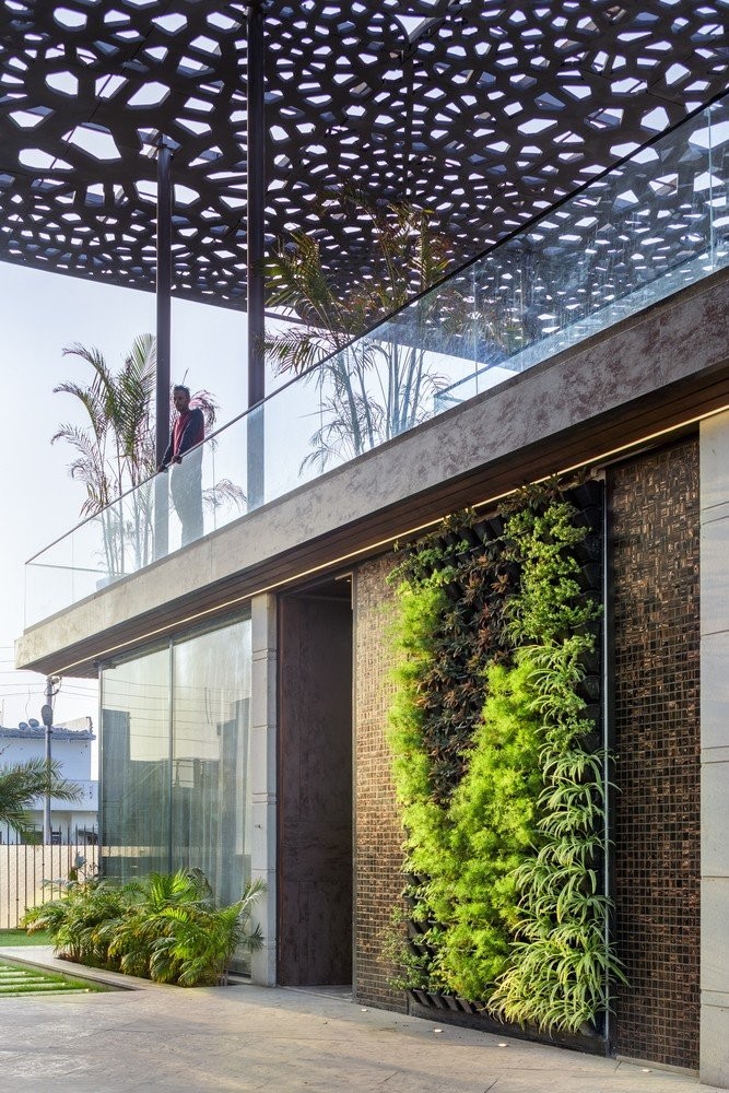Μια stylish sustainable κατοικία μετατρέπεται στο απόλυτο καλοκαιρινό περιβάλλον- Φωτογραφία 2