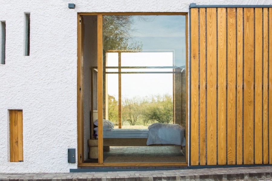 Μια εντυπωσιακή κατοικία που συνδυάζει το μινιμαλιστικό design με τα χρώματα του καλοκαιριού- Φωτογραφία 4