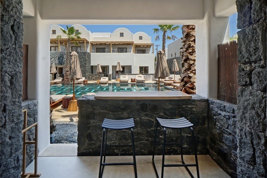 Το νέο, πολυτελές resort που προσφέρει μια ολιστική εμπειρία διαμονής στην ονειρική Σαντορίνη- Φωτογραφία 4
