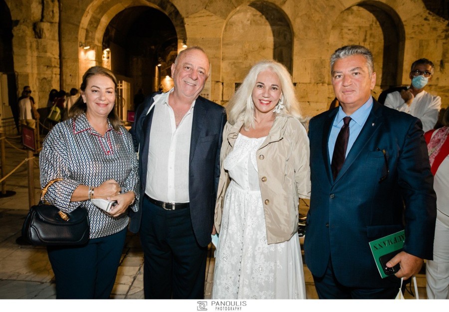H εμφάνιση του «βασιλιά» των τενόρων, Jonas Kaufmann, επισφραγίστηκε με τη λάμψη ενός κορυφαίου jewerly brand - Φωτογραφία 12