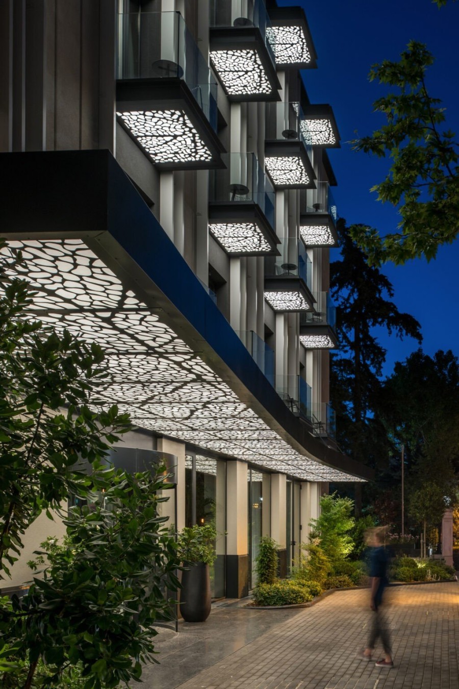 Πώς ένα κτίριο της δεκαετίας του '50 μετατράπηκε σε ένα σύγχρονο ξενοδοχείο - Φωτογραφία 1