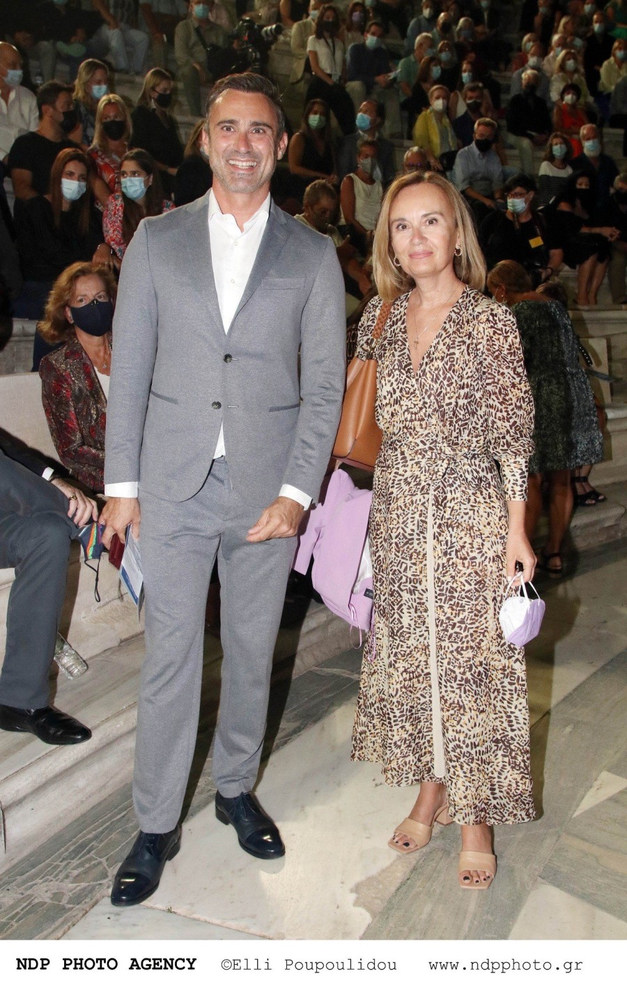 To Ηρώδειο «πλημμύρισε» με μουσικές που επιμελήθηκε ο Σταύρος Ξαρχάκος για τα 200 χρόνια Δημοτικό τραγούδι - Φωτογραφία 7