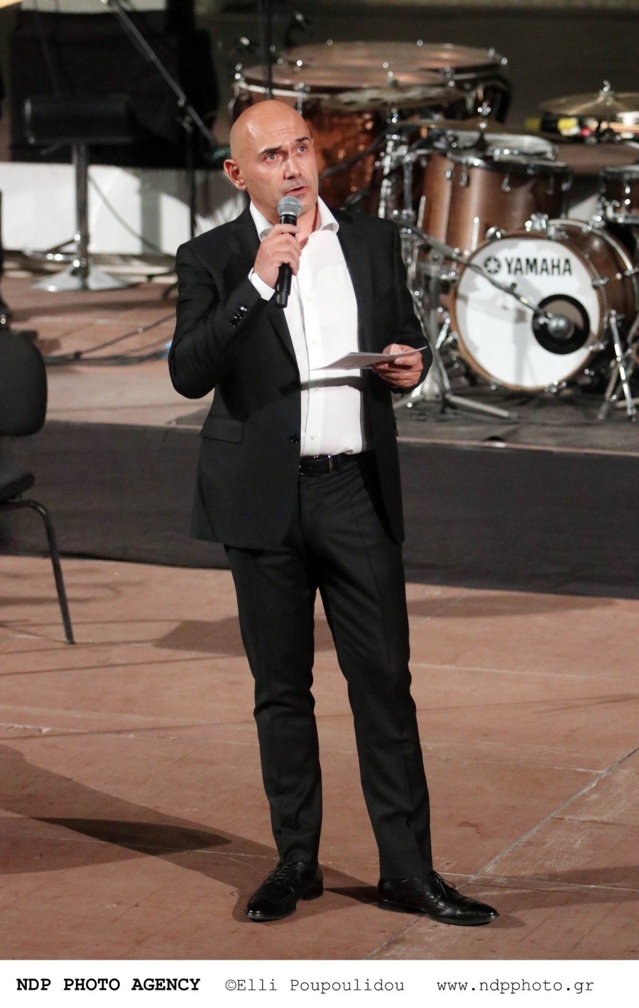 To Ηρώδειο «πλημμύρισε» με μουσικές που επιμελήθηκε ο Σταύρος Ξαρχάκος για τα 200 χρόνια Δημοτικό τραγούδι - Φωτογραφία 8